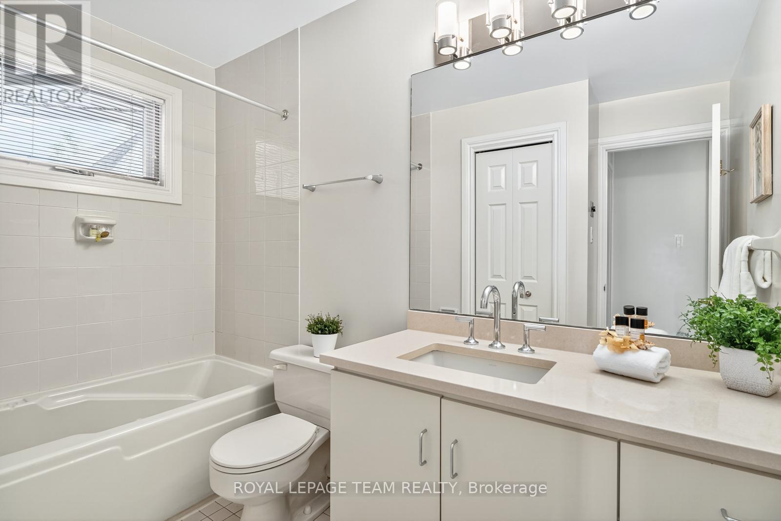 9 - 292 Laurier Avenue, Ottawa, Ontario  K1N 6P5 - Photo 23 - X12371013