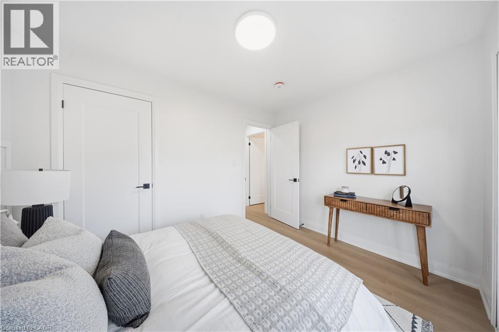 11 Garside Avenue S, Hamilton, Ontario L8K 2V7 - Photo 16 - 40793373