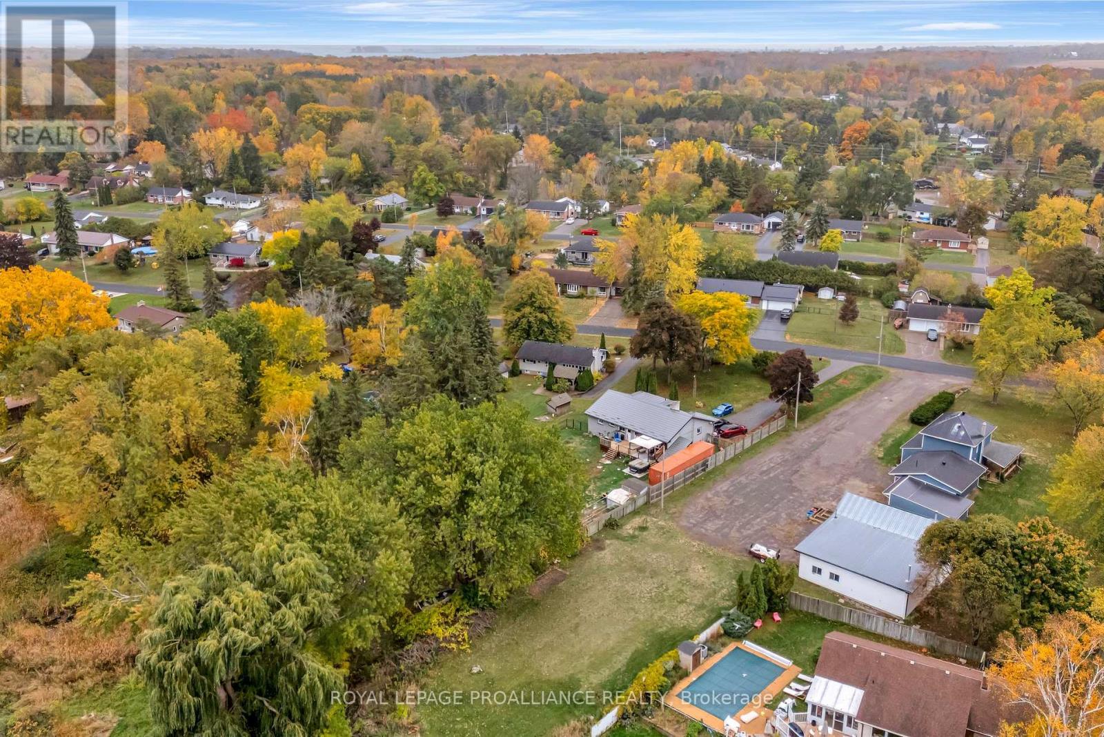 97 Roseland Drive, Quinte West, Ontario  K0K 1L0 - Photo 5 - X12477100