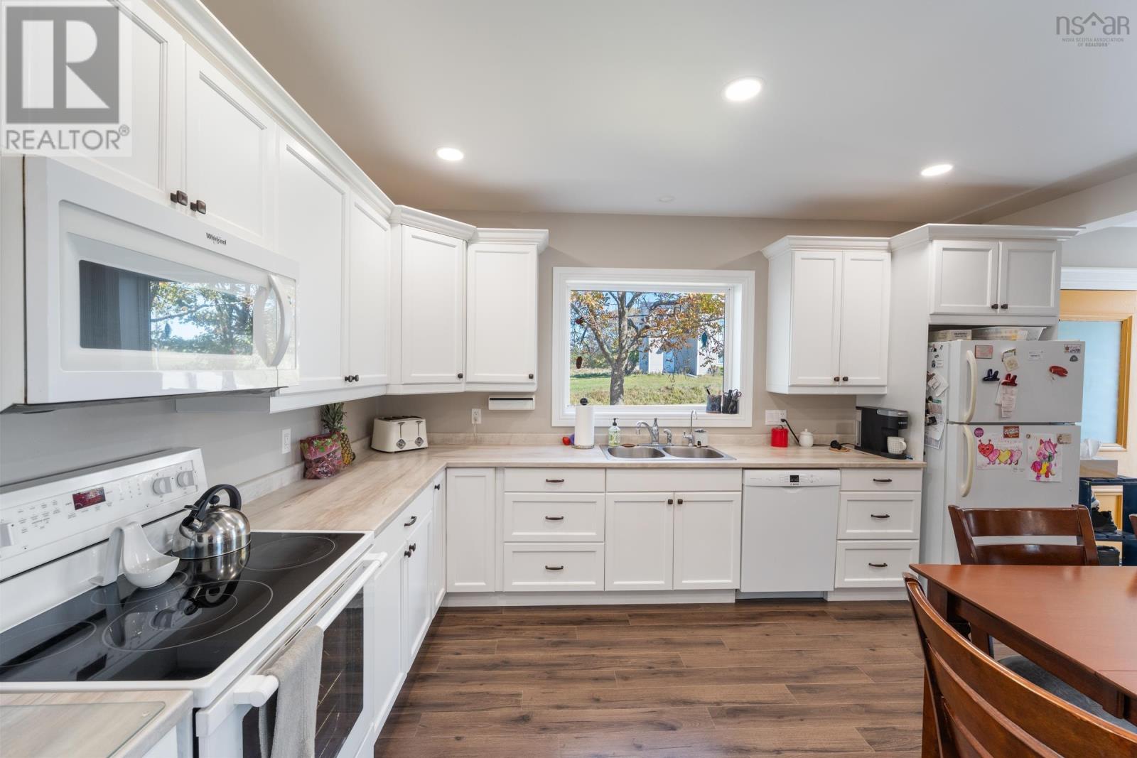 223-225 Forest Street, Yarmouth, Nova Scotia B5A 5H4 - Photo 7 - 202526228