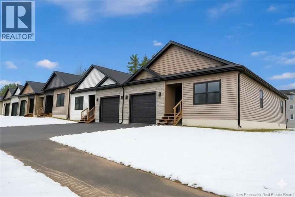 10 Terry Fox Drive, Oromocto, New Brunswick E2V 0P6 - Photo 1 - NB127686