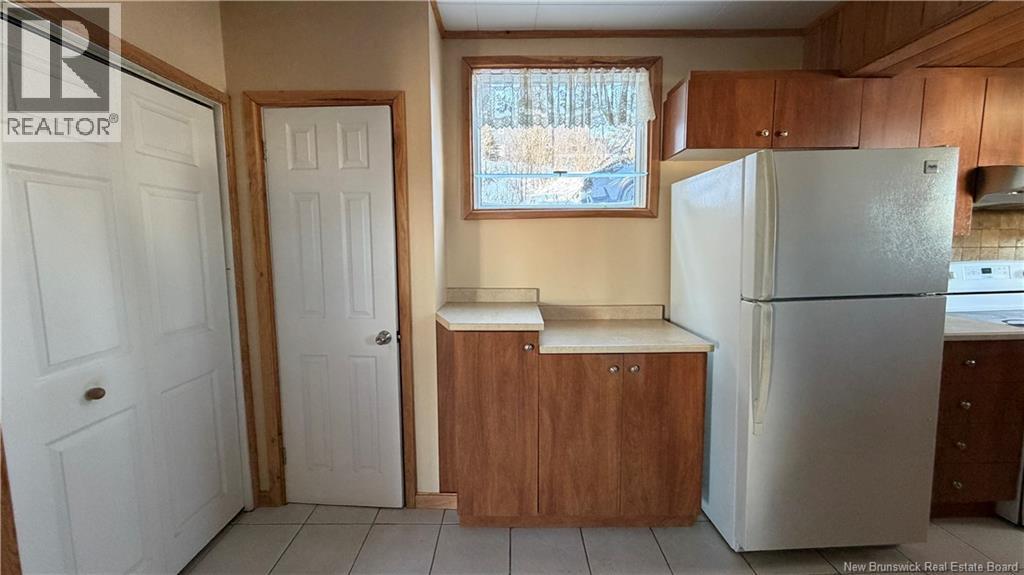 128 Canada Street, Edmundston, New Brunswick  E3V 1V8 - Photo 7 - NB131207