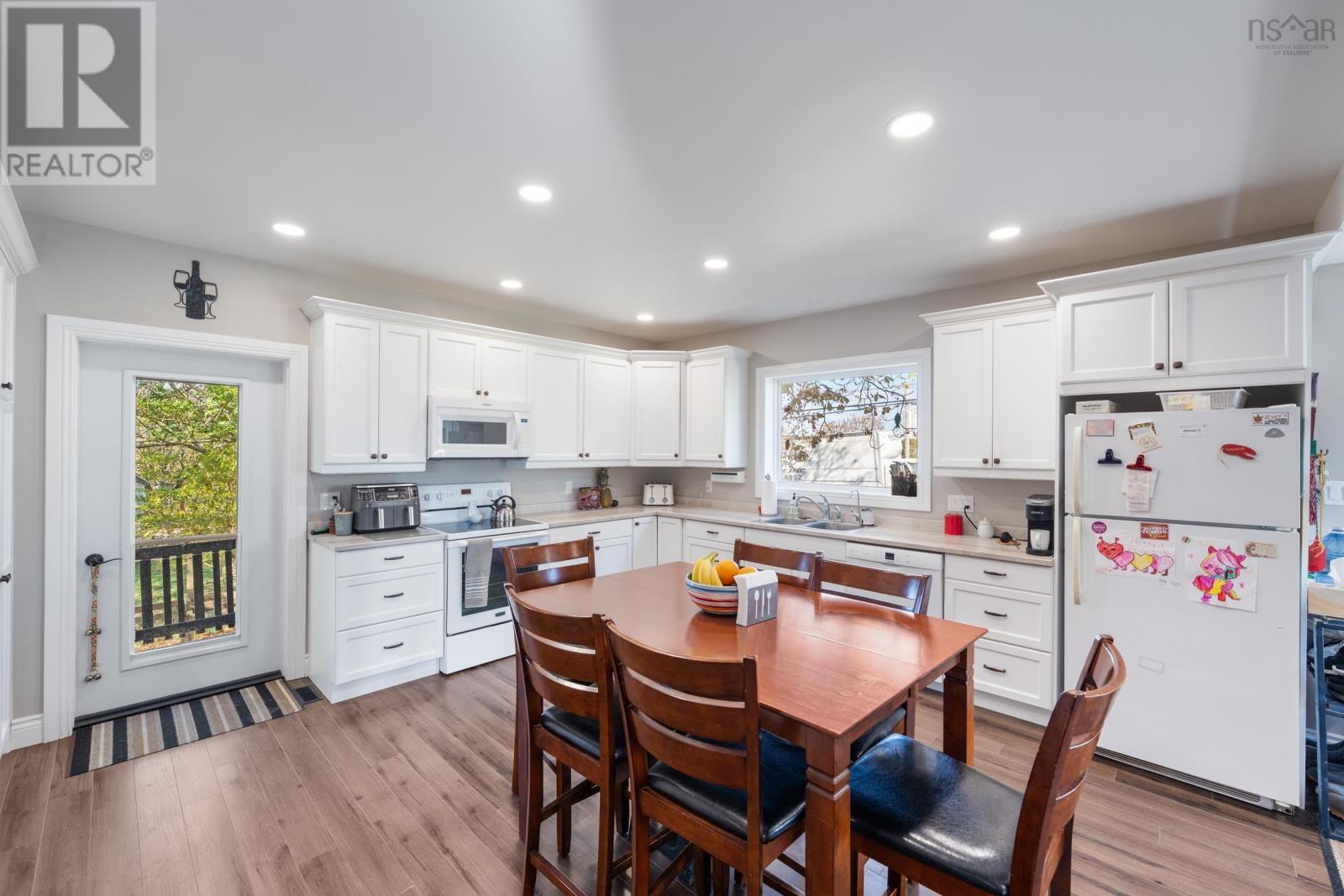 223-225 Forest Street, Yarmouth, Nova Scotia B5A 5H4 - Photo 6 - 202526228