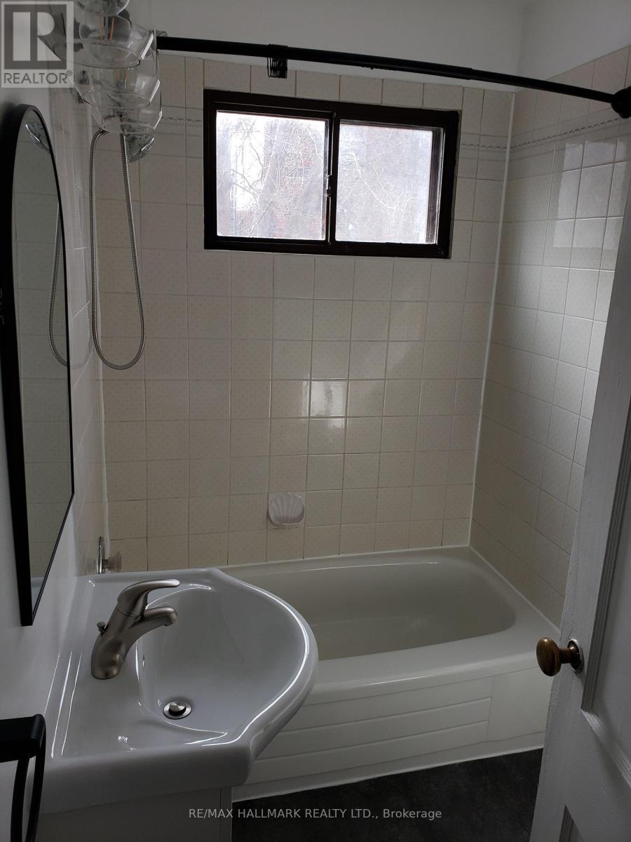 44 Scarboro Beach Main Boulevard, Toronto (The Beaches), Ontario  M4E 2X1 - Photo 5 - E12626710