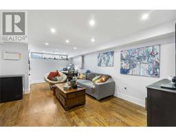 LOWER - 107 MURRAY DRIVE, Aurora, Ontario