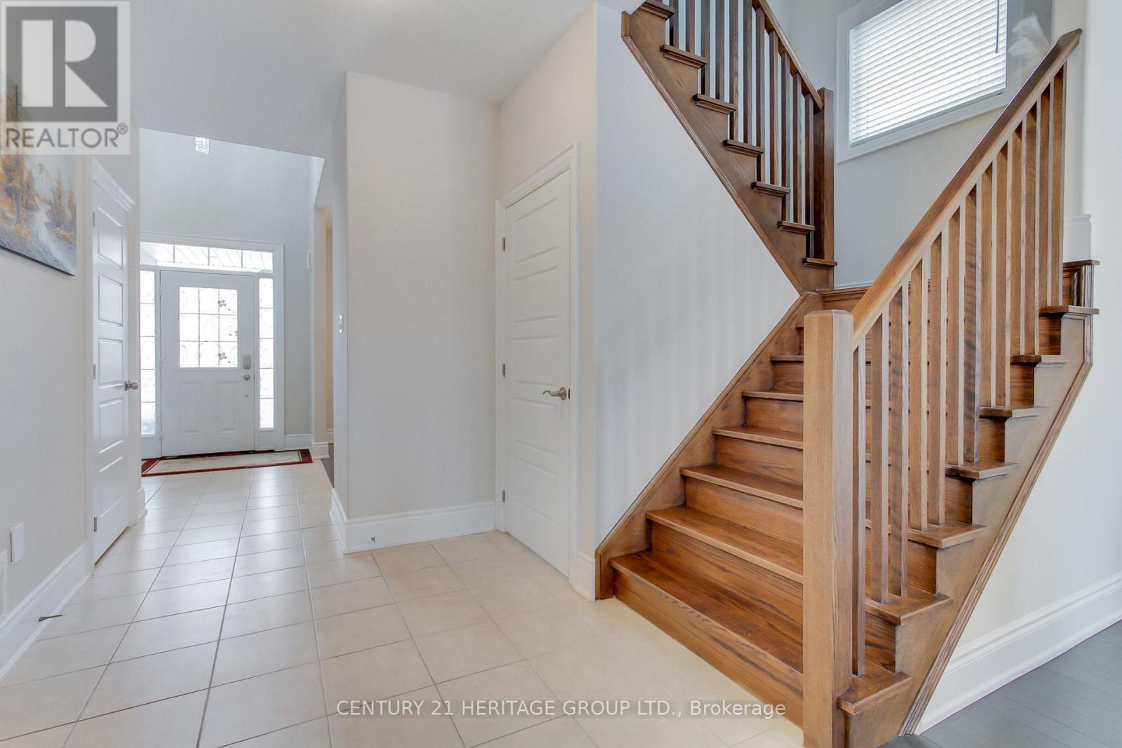 16 Tim Jacobs Drive, Georgina, Ontario  L4P 4C7 - Photo 3 - N12626748