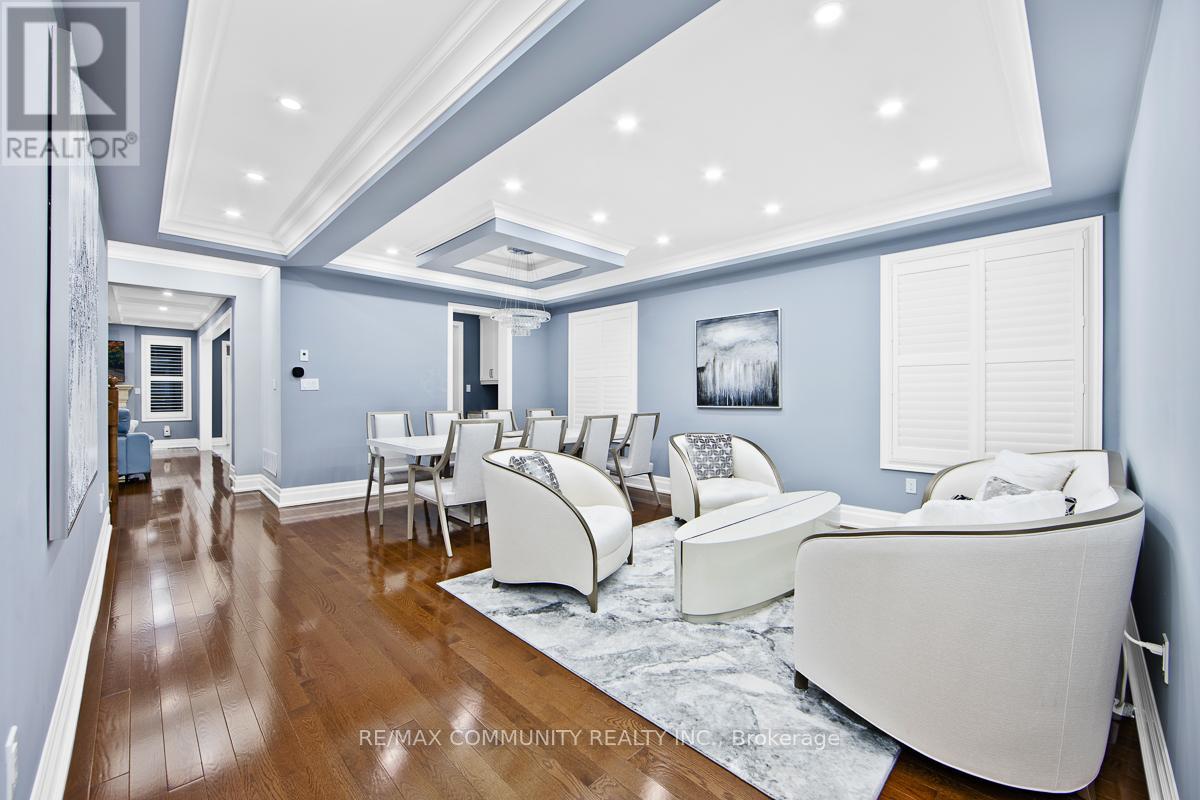 7 Seager Street, Richmond Hill, Ontario  L4S 0H1 - Photo 4 - N12626750