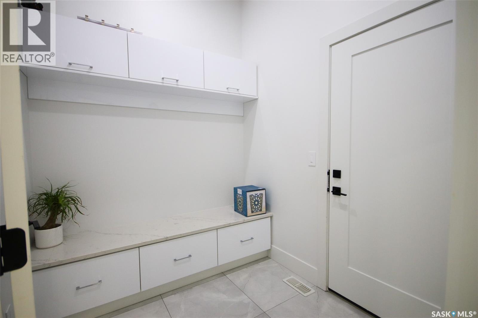 131 Nazarali Way, Saskatoon, Saskatchewan  S7V 1X8 - Photo 8 - SK025435