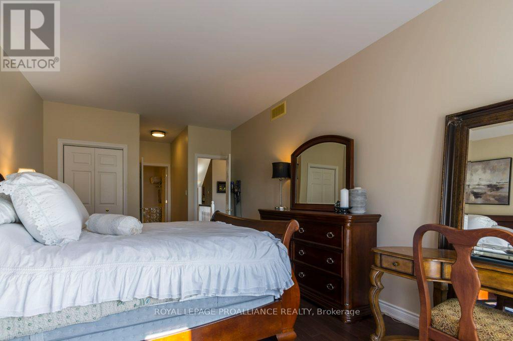 2 - 355 Dundas Street W, Belleville, Ontario K8P 1B3 - Photo 25 - X12382282