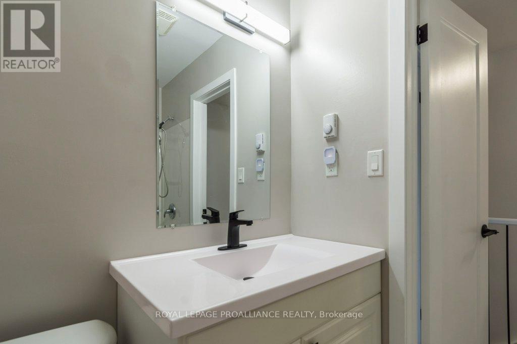 19 - 15 Tracey Park Drive, Belleville, Ontario  K8P 4R4 - Photo 16 - X12509280