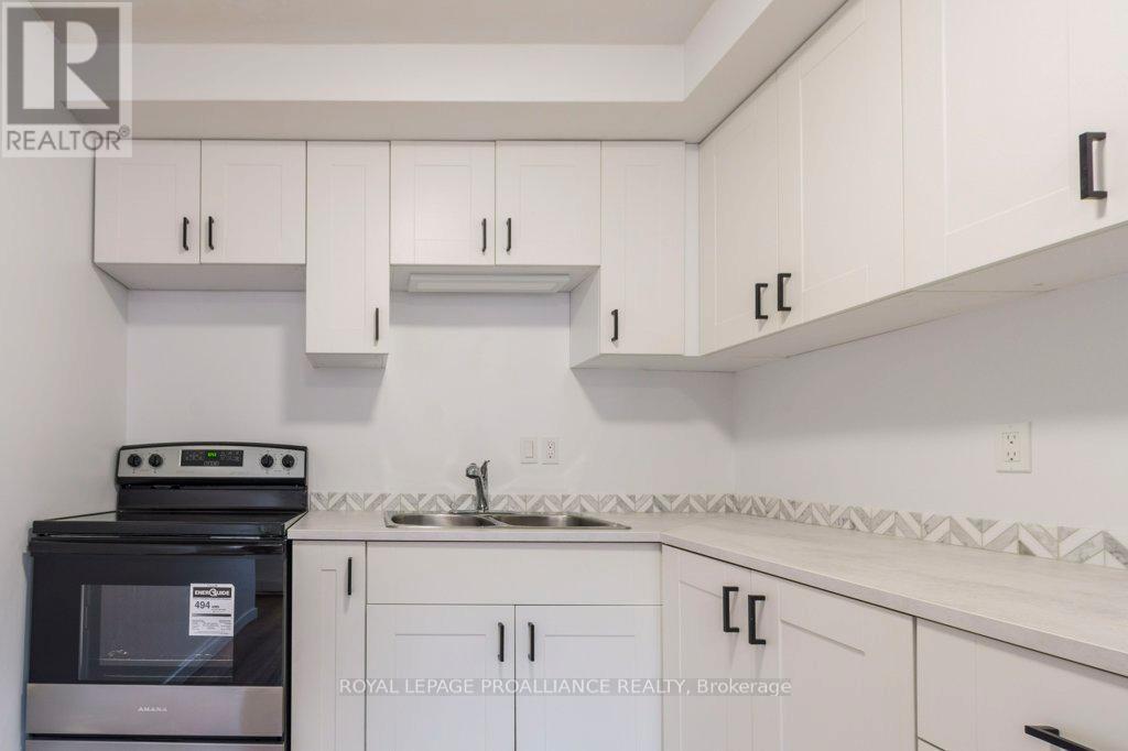 19 - 15 Tracey Park Drive, Belleville, Ontario  K8P 4R4 - Photo 5 - X12509280