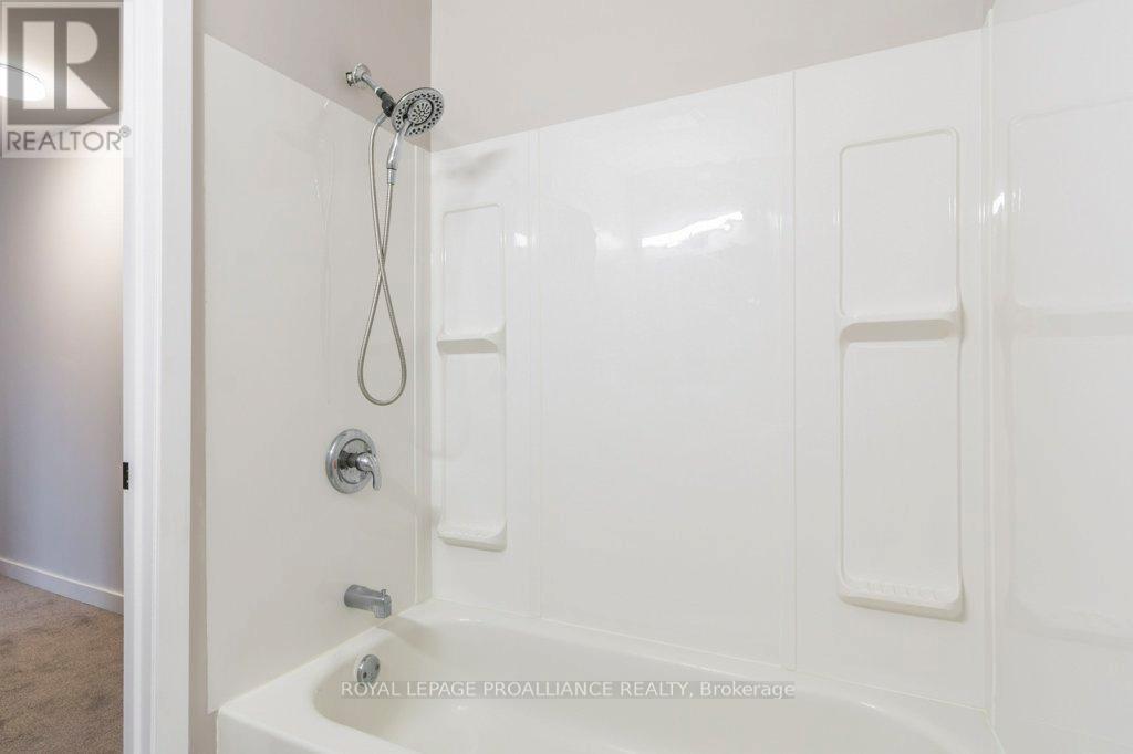 19 - 15 Tracey Park Drive, Belleville, Ontario  K8P 4R4 - Photo 17 - X12509280