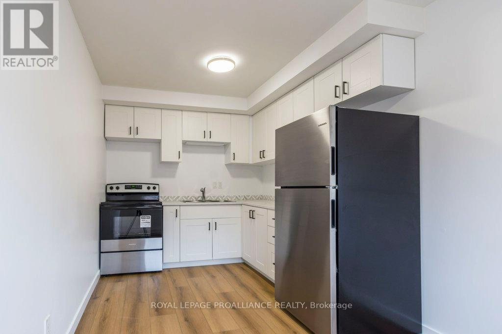 19 - 15 Tracey Park Drive, Belleville, Ontario  K8P 4R4 - Photo 4 - X12509280