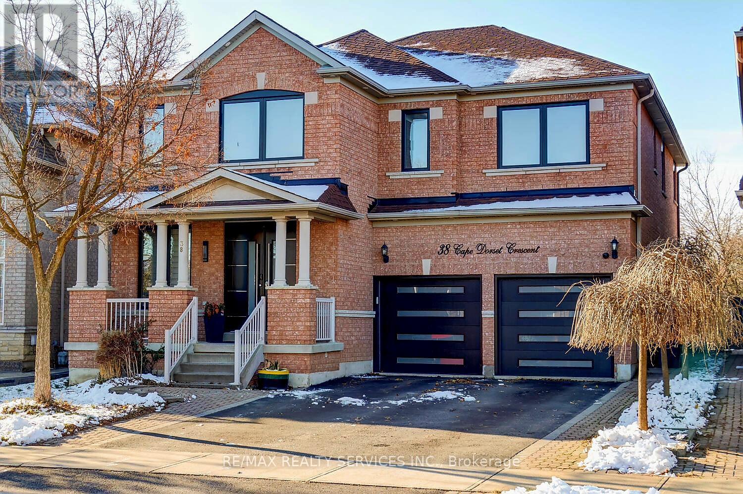 38 CAPE DORSET CRESCENT, Brampton, Ontario