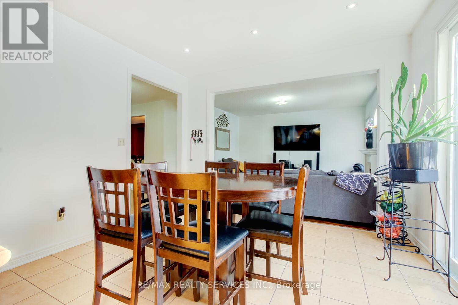 38 Cape Dorset Crescent, Brampton, Ontario  L6R 3L2 - Photo 18 - W12626742