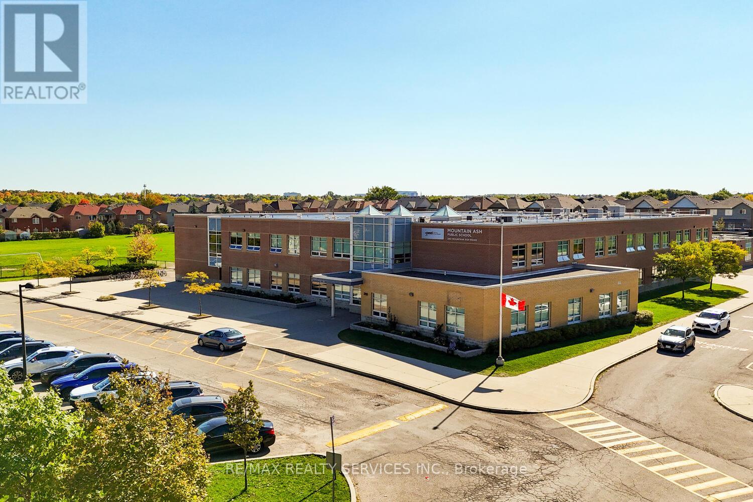 38 Cape Dorset Crescent, Brampton, Ontario  L6R 3L2 - Photo 45 - W12626742