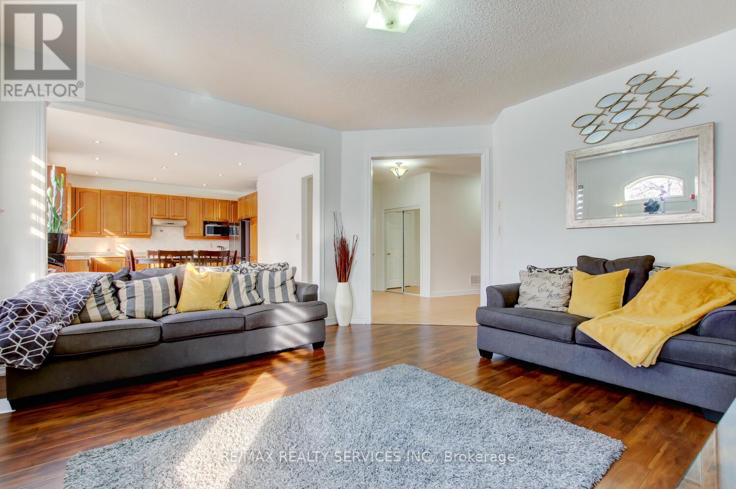 38 Cape Dorset Crescent, Brampton, Ontario  L6R 3L2 - Photo 8 - W12626742