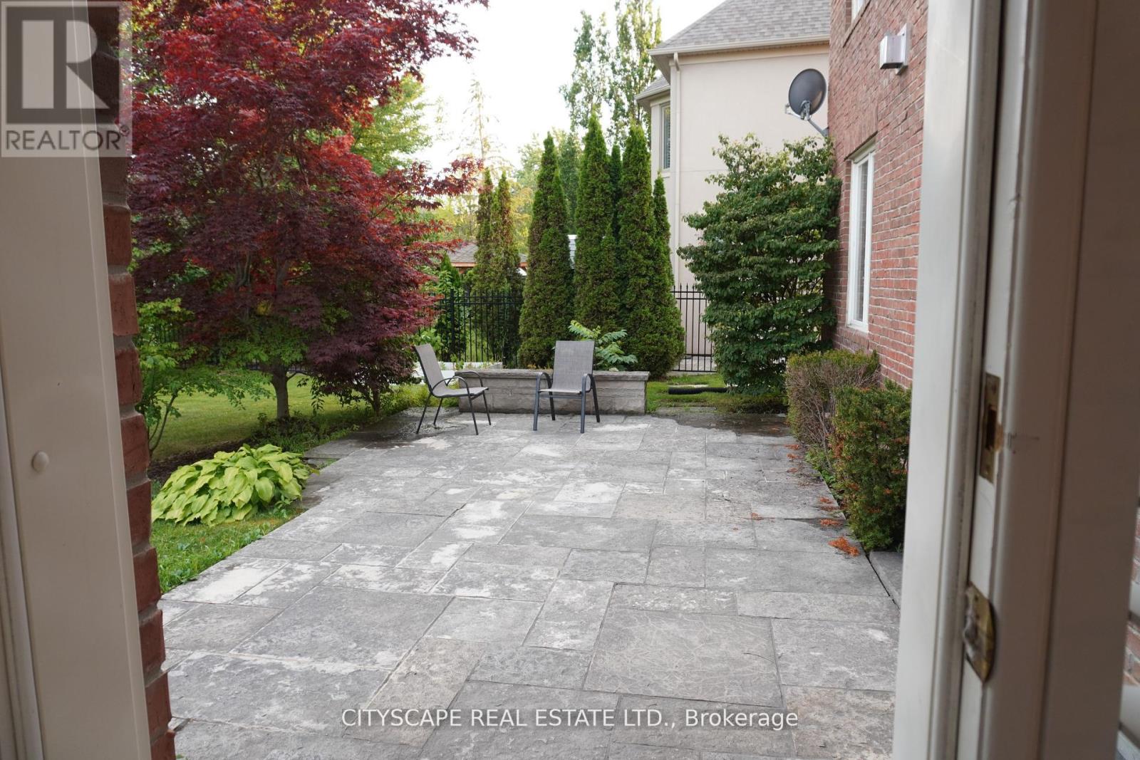 536 Canyon Street, Mississauga, Ontario  L5H 4L8 - Photo 14 - W12626752