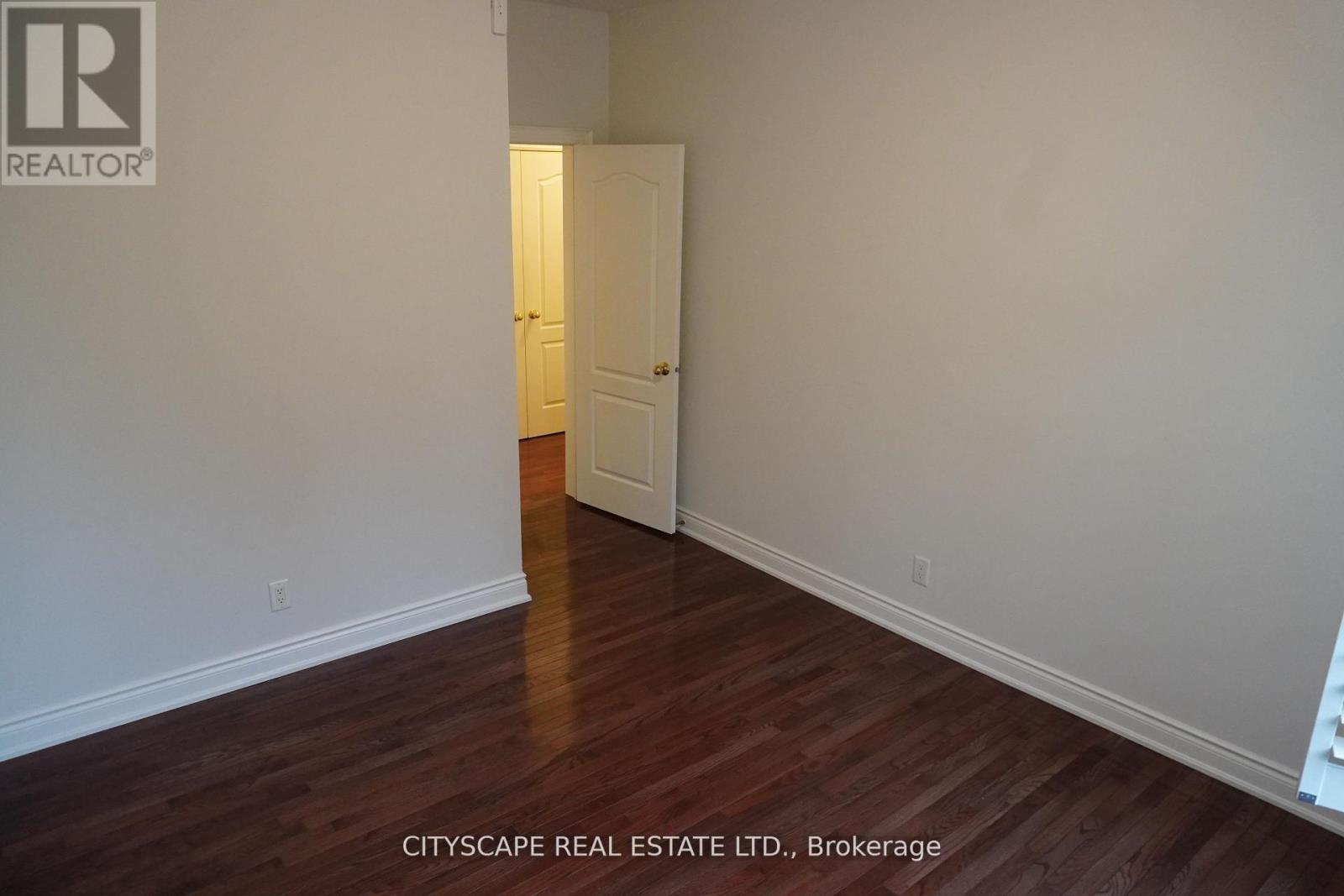 536 Canyon Street, Mississauga, Ontario  L5H 4L8 - Photo 25 - W12626752