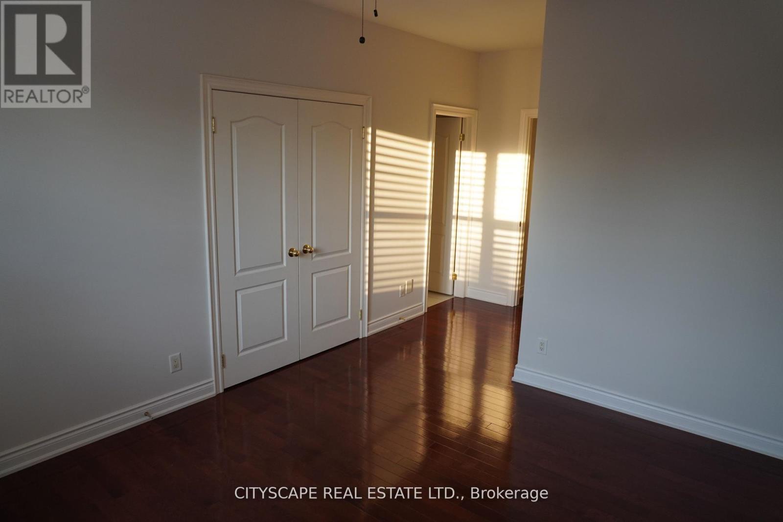 536 Canyon Street, Mississauga, Ontario  L5H 4L8 - Photo 31 - W12626752