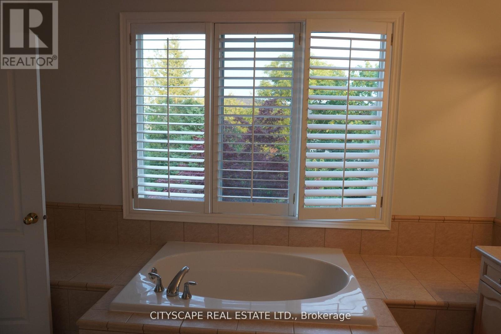 536 Canyon Street, Mississauga, Ontario  L5H 4L8 - Photo 36 - W12626752