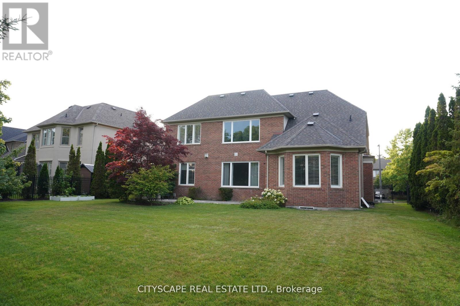 536 Canyon Street, Mississauga, Ontario  L5H 4L8 - Photo 4 - W12626752