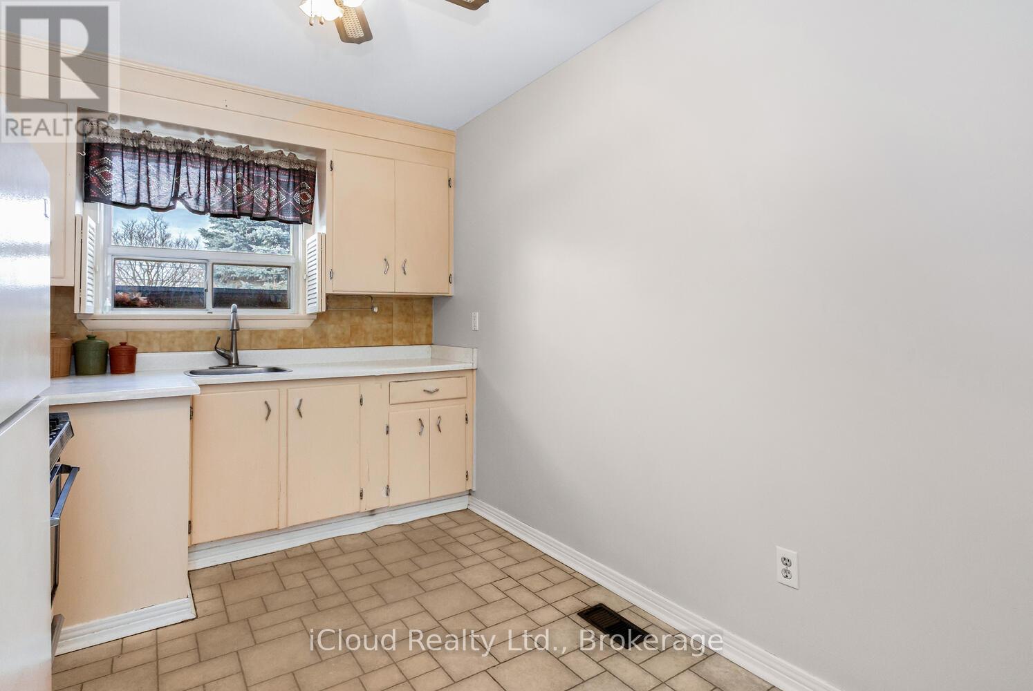 22 Mcculla Avenue, Brampton, Ontario  L6V 1L7 - Photo 8 - W12626764