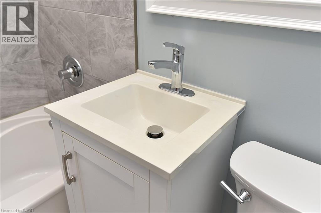 26 Spencer Avenue, Dundas, Ontario  L9H 1E8 - Photo 32 - 40776134