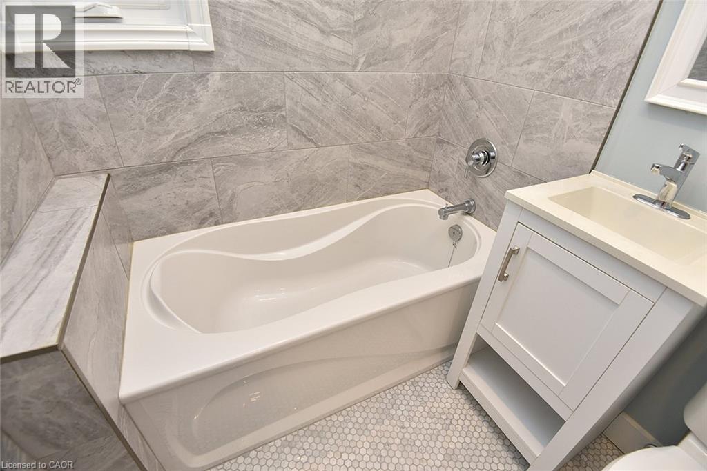 26 Spencer Avenue, Dundas, Ontario  L9H 1E8 - Photo 33 - 40776134