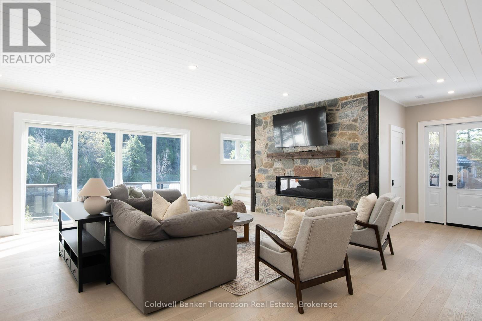 32 Church Street, Huntsville, Ontario P1H 1G8 - Photo 3 - X12626928