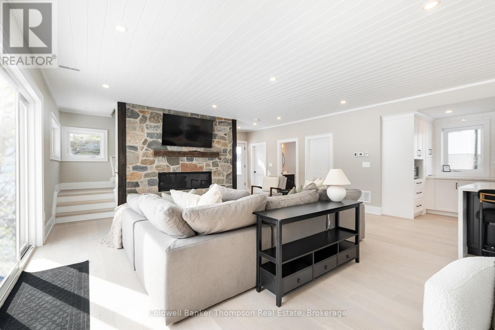 32 Church Street, Huntsville, Ontario P1H 1G8 - Photo 4 - X12626928