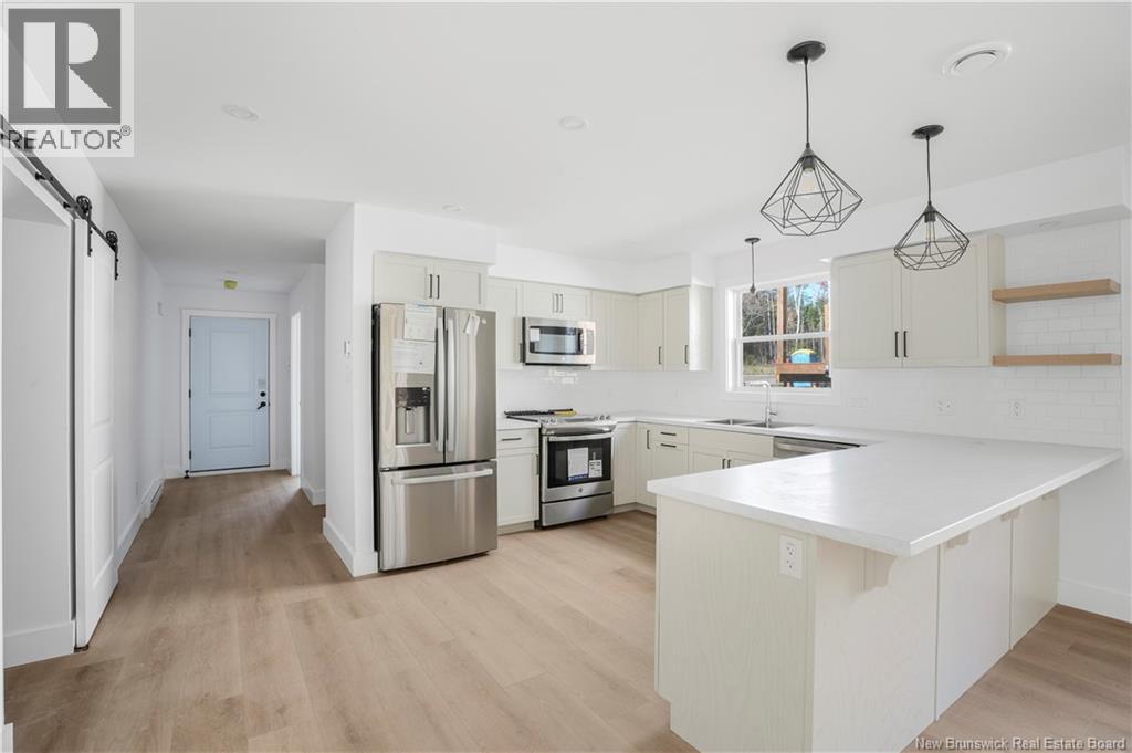 8 Terry Fox Drive, Oromocto, New Brunswick E2V 0P6 - Photo 5 - NB127683