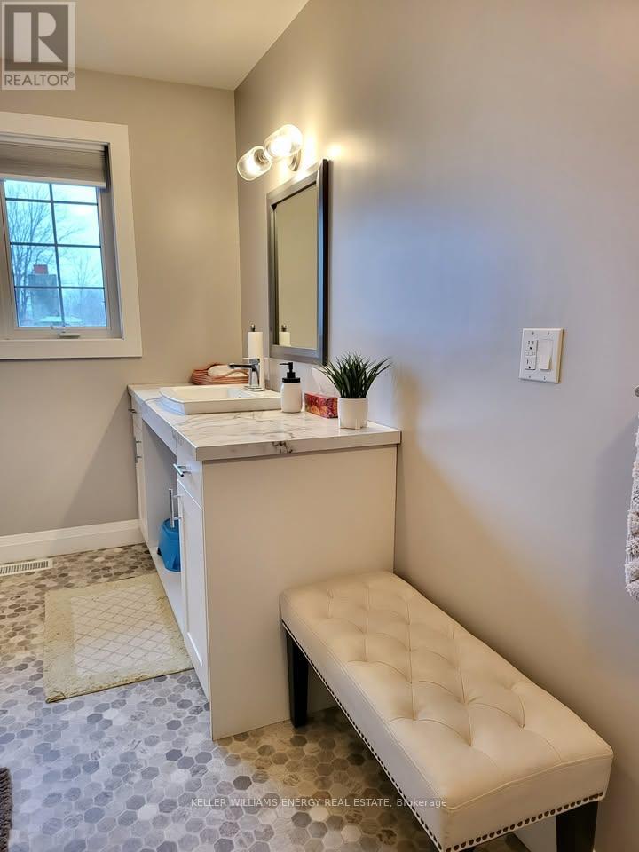 Suite 2 - 153 Wellington Main Street, Prince Edward County, Ontario  K0K 3L0 - Photo 18 - X12626932