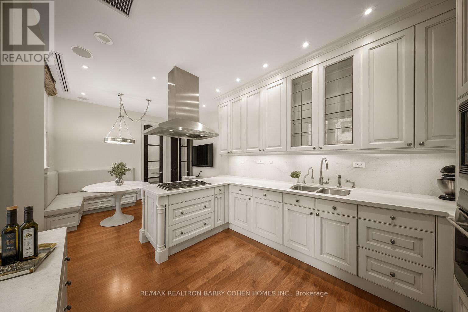 1a - 1 St Thomas Street, Toronto (Bay Street Corridor), Ontario  M5S 3M5 - Photo 7 - C12450351