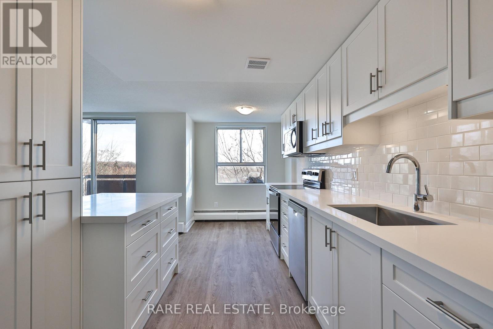 208 - 55 Woolley Street, Cambridge, Ontario  N1R 5J7 - Photo 10 - X12626756