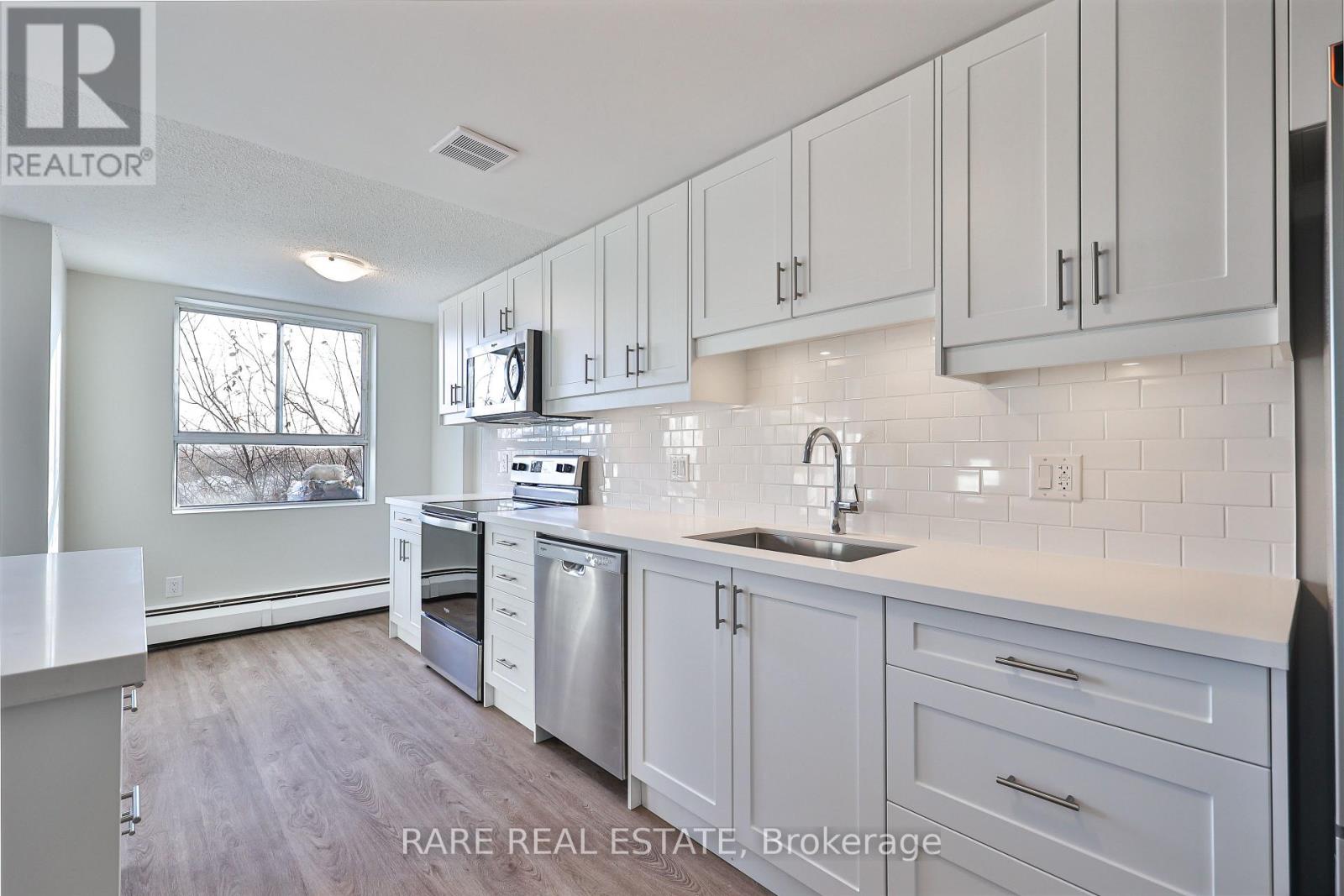 208 - 55 Woolley Street, Cambridge, Ontario  N1R 5J7 - Photo 11 - X12626756