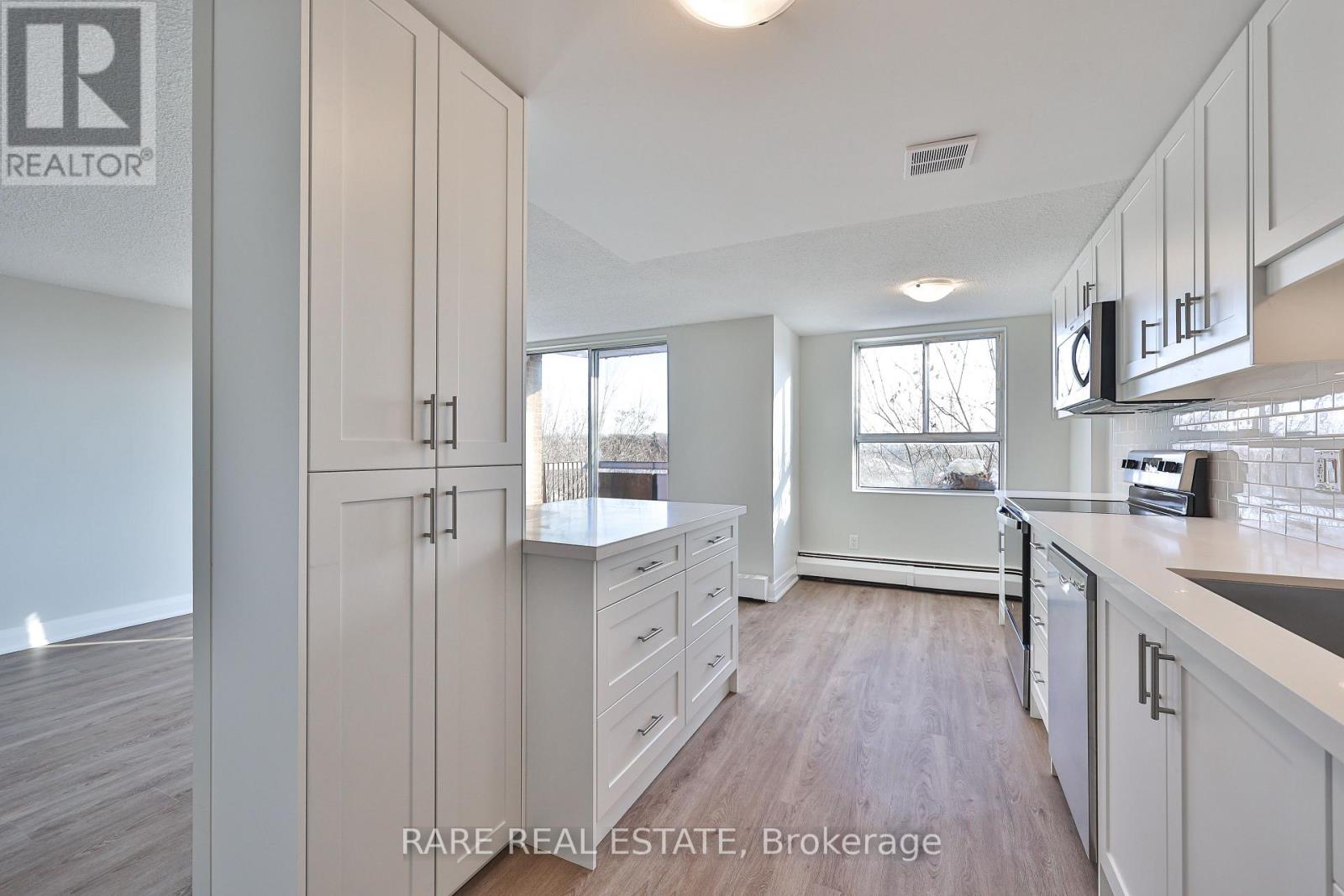 208 - 55 Woolley Street, Cambridge, Ontario  N1R 5J7 - Photo 9 - X12626756