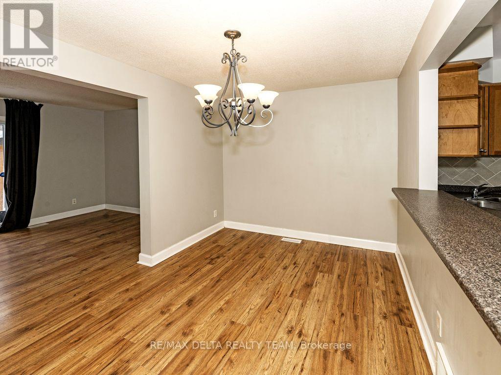 - - 3024 Fairlea Crescent, Ottawa, Ontario K1V 8T7 - Photo 10 - X12626834