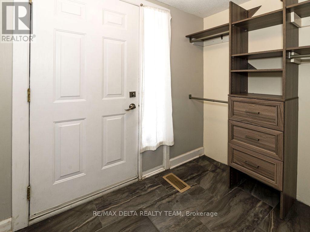 - - 3024 Fairlea Crescent, Ottawa, Ontario K1V 8T7 - Photo 4 - X12626834