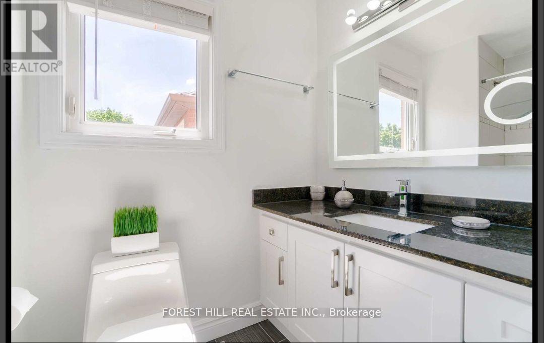 3280 Charlebrook Court, Mississauga, Ontario  L5L 5B3 - Photo 17 - W12617008