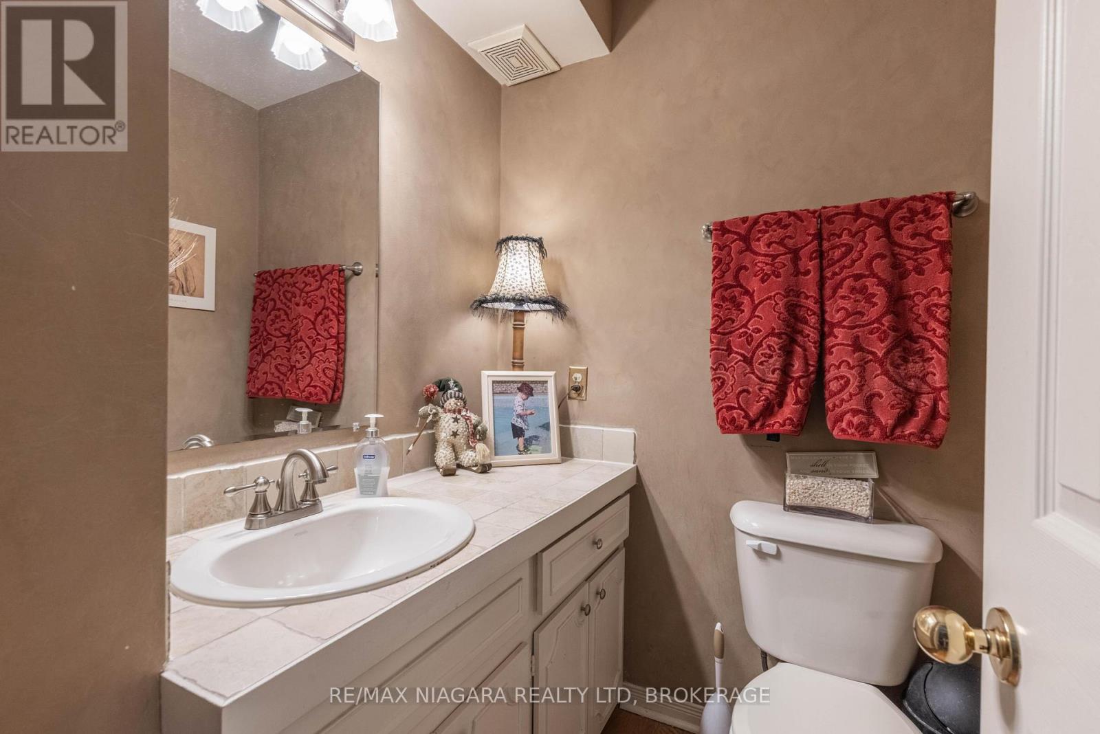 6871 Corwin Crescent, Niagara Falls (Dorchester), Ontario  L2G 2M9 - Photo 12 - X12626828