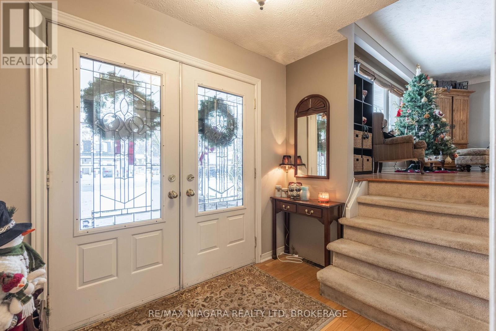 6871 Corwin Crescent, Niagara Falls (Dorchester), Ontario  L2G 2M9 - Photo 3 - X12626828