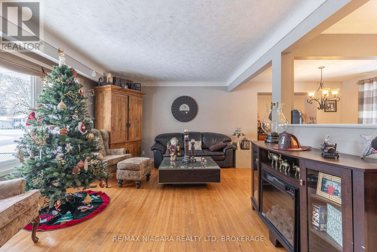 6871 Corwin Crescent, Niagara Falls (Dorchester), Ontario  L2G 2M9 - Photo 5 - X12626828