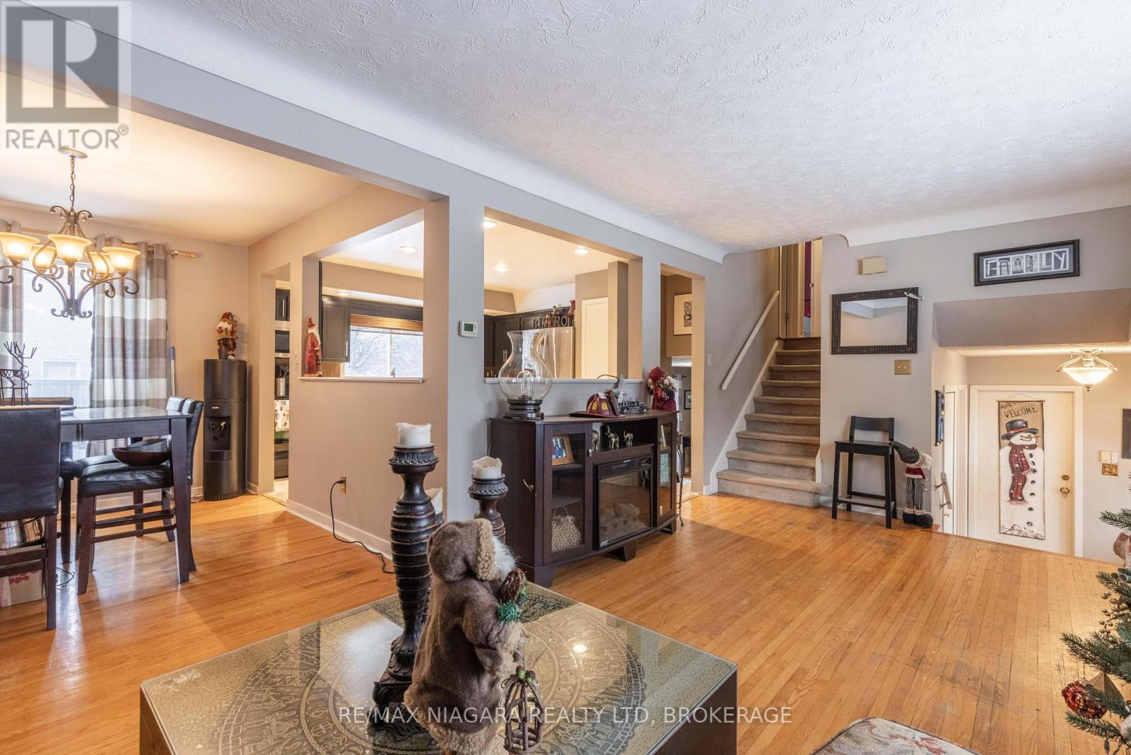 6871 Corwin Crescent, Niagara Falls (Dorchester), Ontario  L2G 2M9 - Photo 6 - X12626828