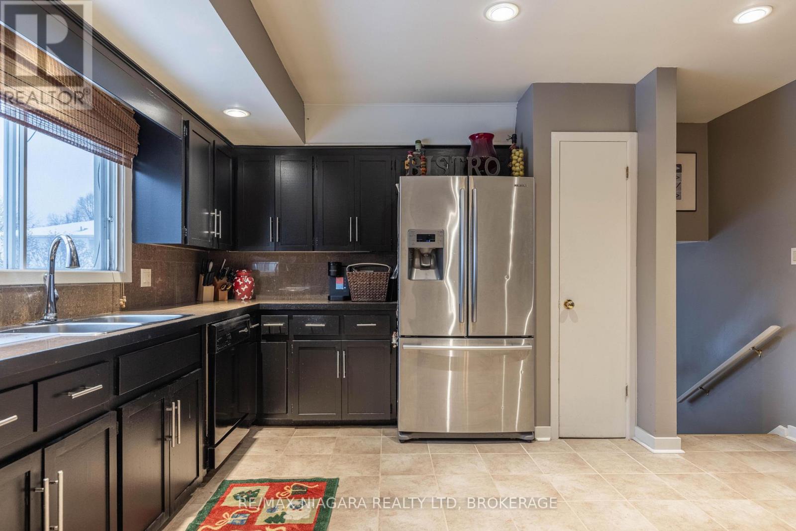 6871 Corwin Crescent, Niagara Falls (Dorchester), Ontario  L2G 2M9 - Photo 8 - X12626828