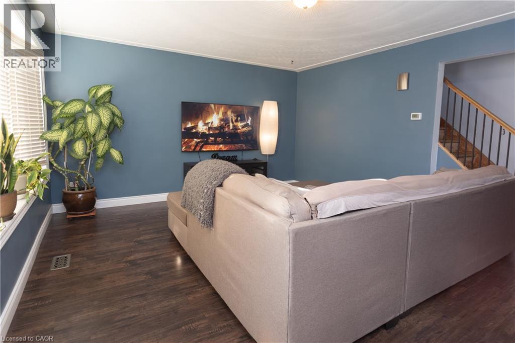 22 Shea Crescent, Kitchener, Ontario  N2E 1E8 - Photo 4 - 40793433