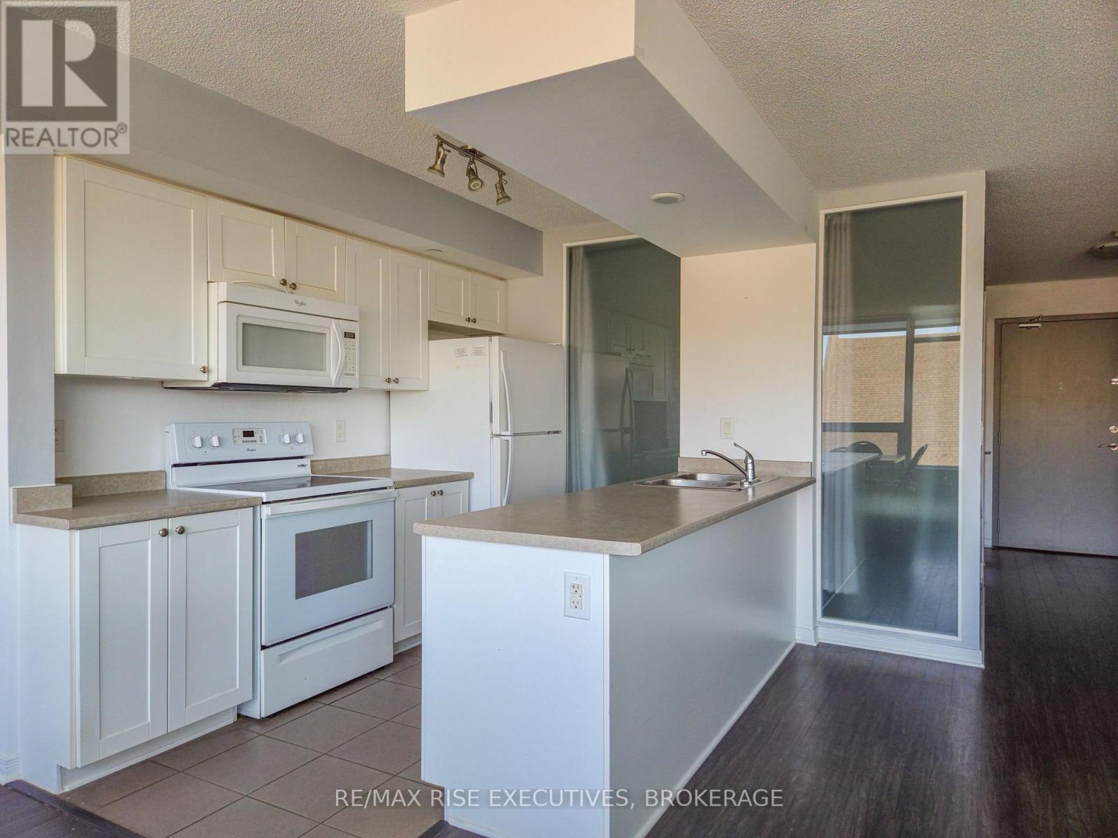 601 - 121 Queen Street, Kingston (East Of Sir John A. Blvd), Ontario  K7K 0G6 - Photo 19 - X12443379