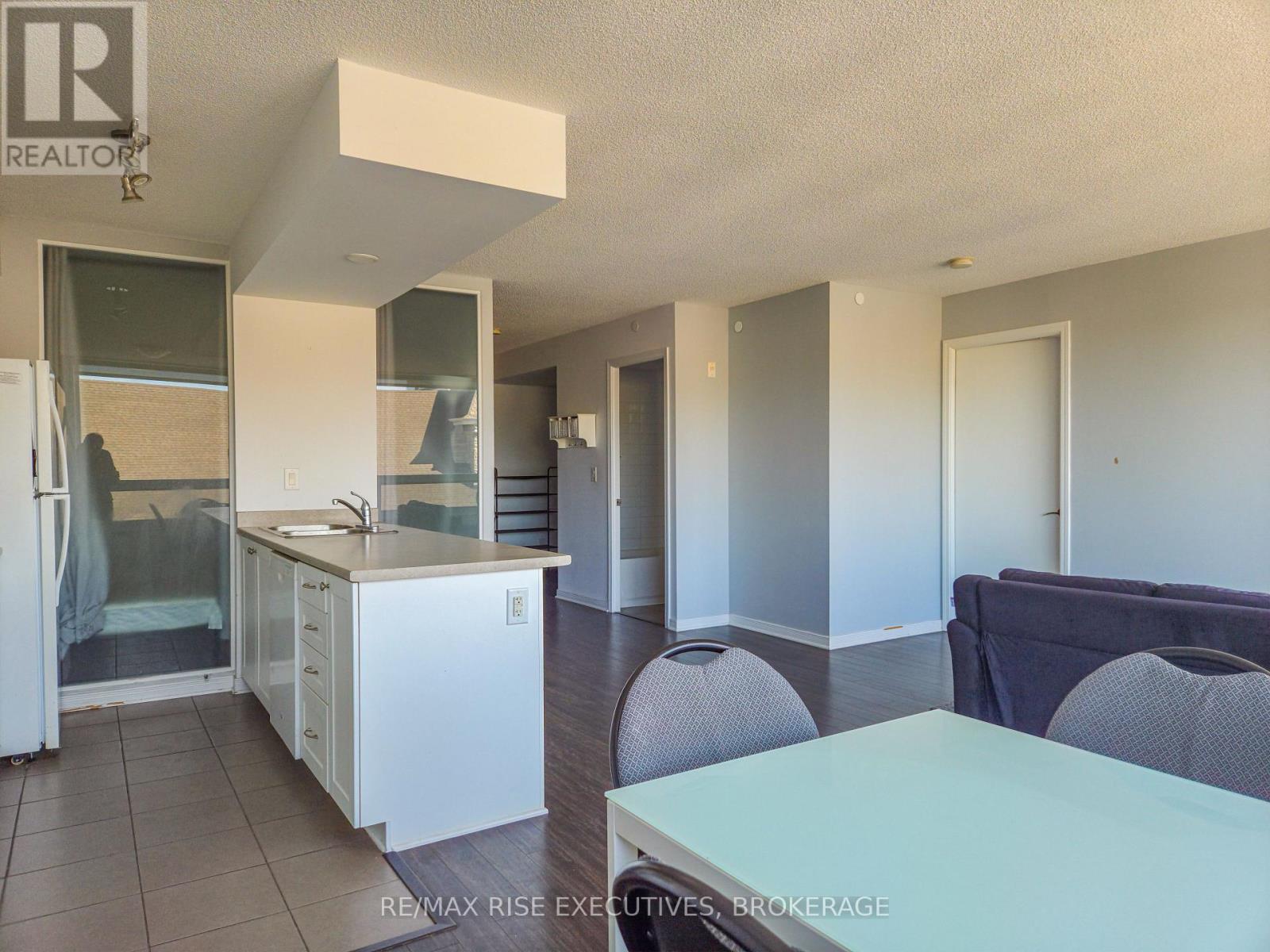 601 - 121 Queen Street, Kingston (East Of Sir John A. Blvd), Ontario  K7K 0G6 - Photo 11 - X12443379