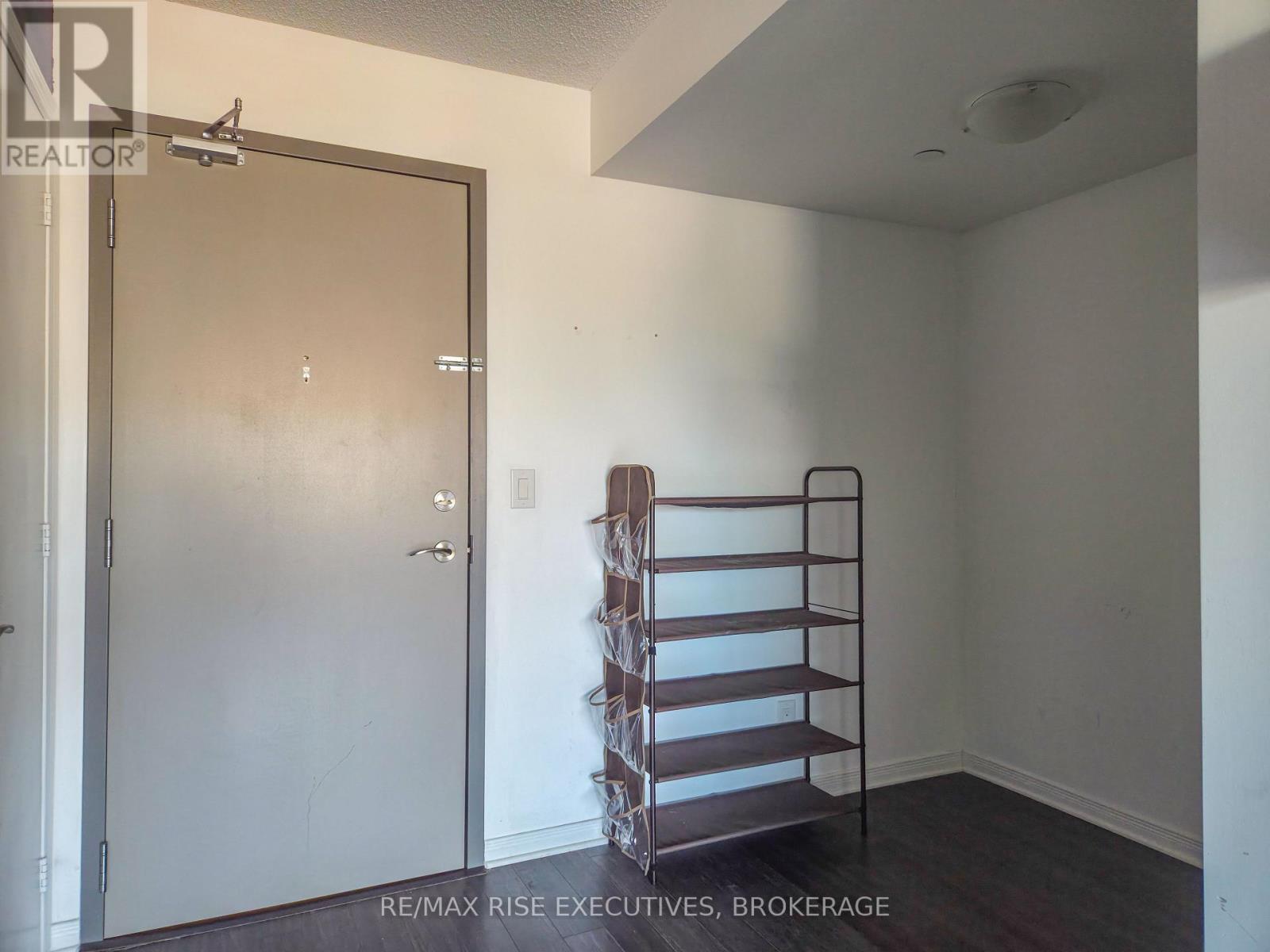 601 - 121 Queen Street, Kingston (East Of Sir John A. Blvd), Ontario  K7K 0G6 - Photo 6 - X12443379