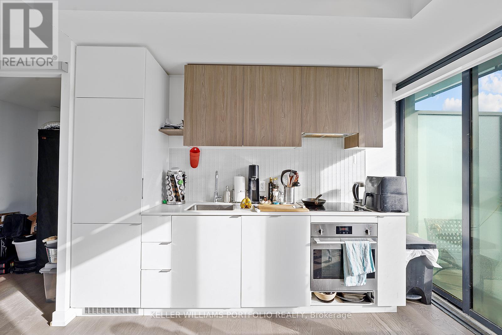 1512 - 161 Roehampton Avenue, Toronto (Mount Pleasant West), Ontario  M4P 0C8 - Photo 9 - C12626804